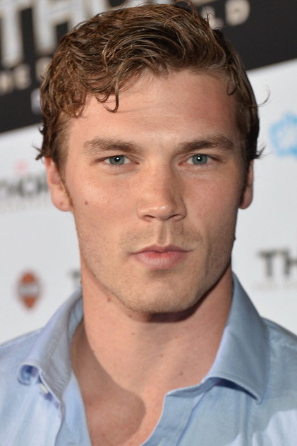 Derek Theler - 5