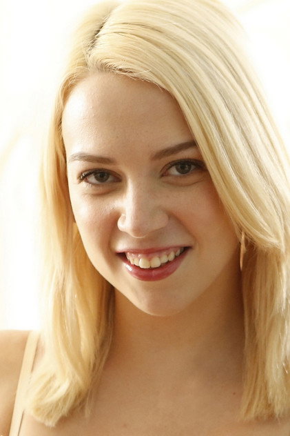 Madison Summers photo 3