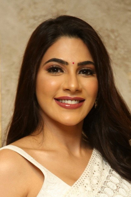 Nikki Tamboli - 12
