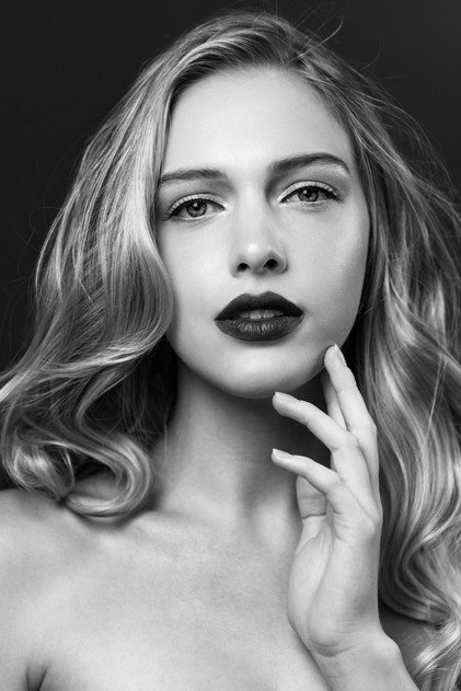 Jessie Vaughn photo 3