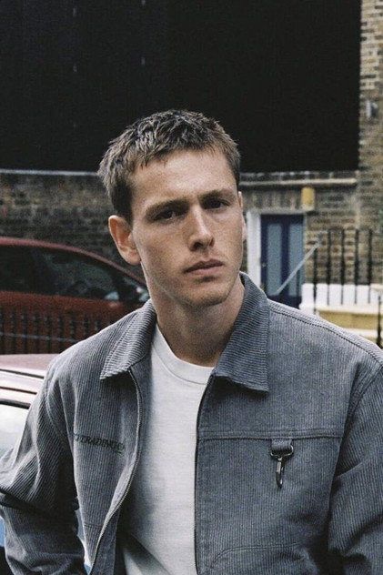 Harris Dickinson - 18