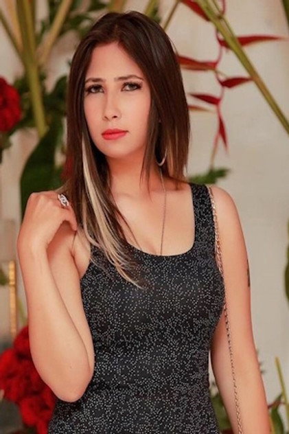 Emy Eslam photo 4