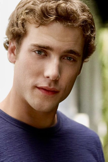 Dustin Milligan - 9