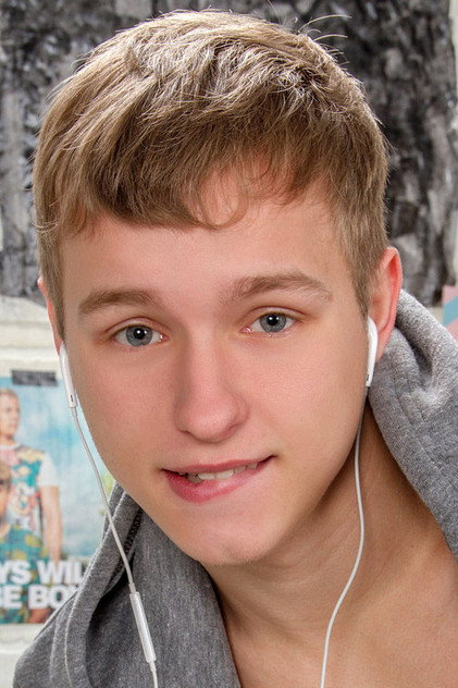 Noah White photo 5