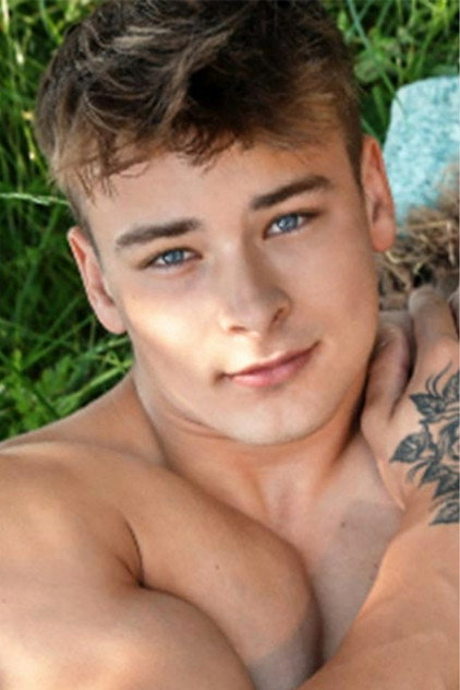Sasha Hamilton photo 3