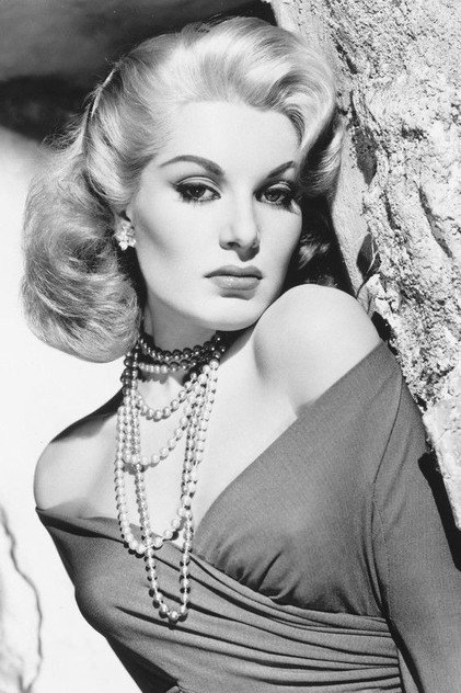 Belinda Lee