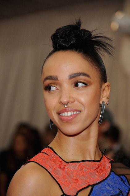 FKA twigs photo 8