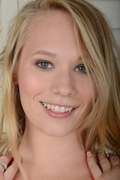 Dakota James photo 3