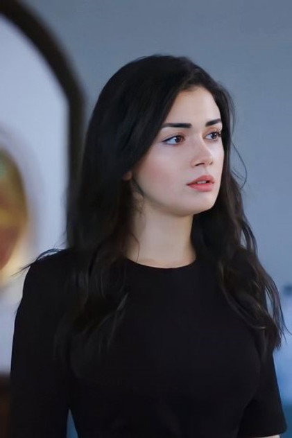 Özge Yağız - 5