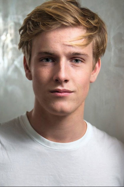 Louis Hofmann - 8