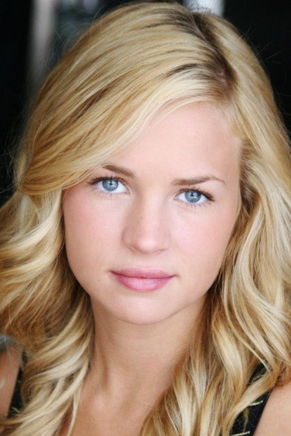 Britt Robertson - 6