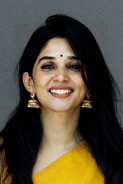 Nyla Usha photo 5