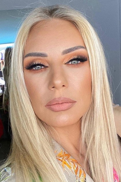 Elena Tsavalia - 4