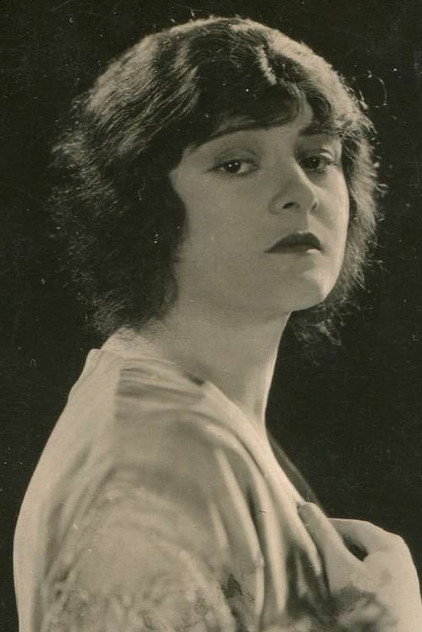 Sylvia Breamer photo 2