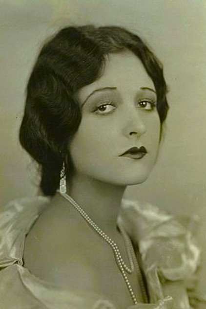 Natalie Kingston photo 3