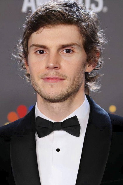 Evan Peters - 13