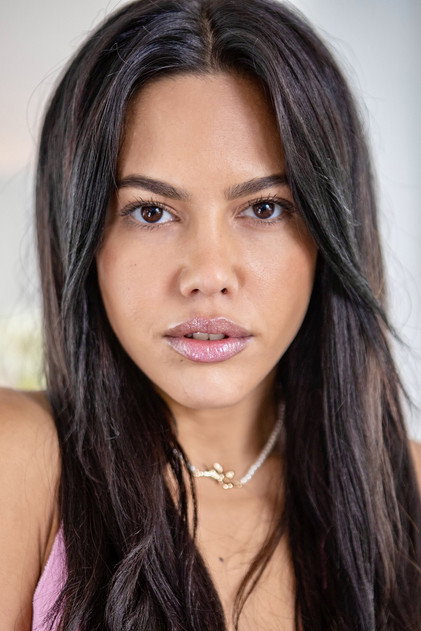 Apolonia Lapiedra photo 15