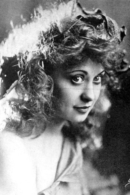 Jackie Saunders photo 3
