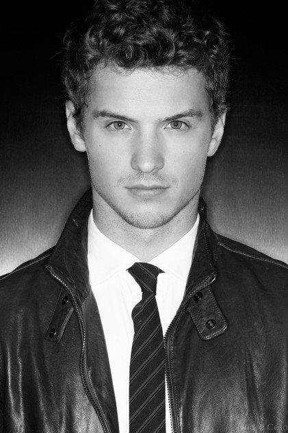 Freddie Stroma - 5