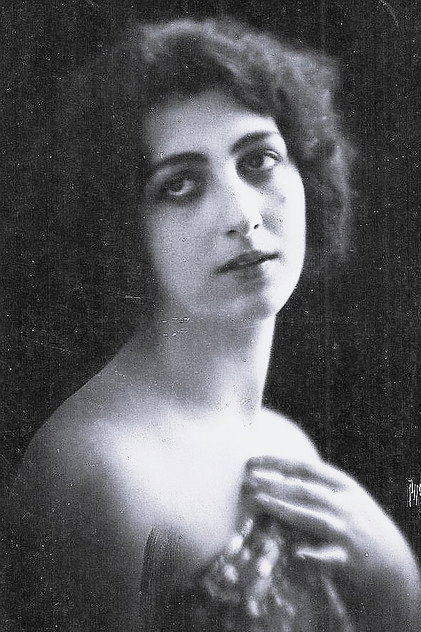 Elena Sangro photo 3