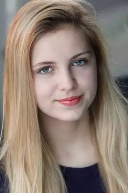 Holly Mackie photo 2