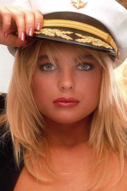 Erika Eleniak - 13