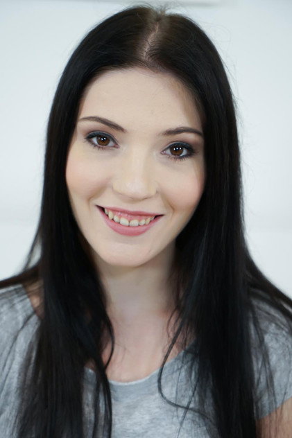 Mia Evans photo 4