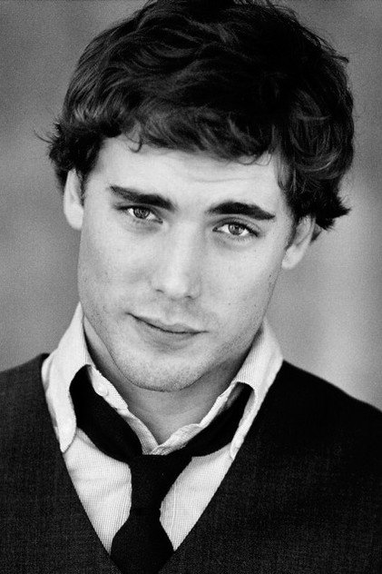 Dustin Milligan - 7
