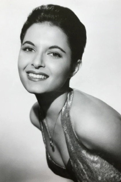 Elana Eden photo 2