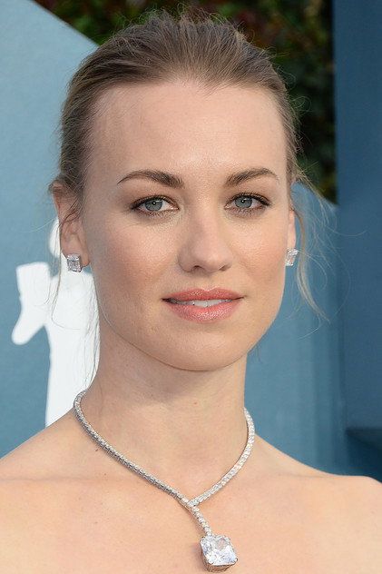 Yvonne Strahovski - 9