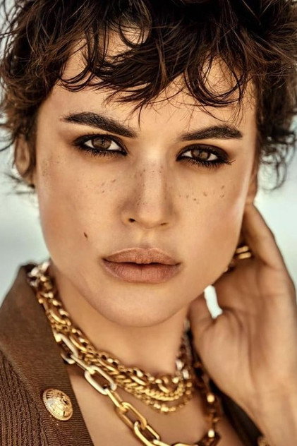 Adriana Ugarte photo 10