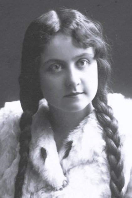 Anna Laughlin photo 2