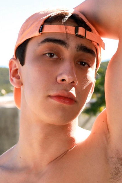 Cameron Neuton photo 2