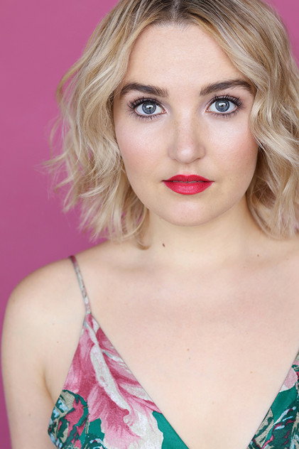 Chloe Fineman - 4