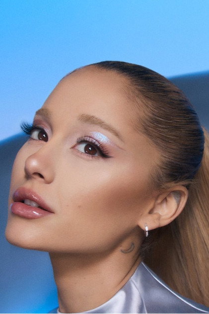 Ariana Grande - 10