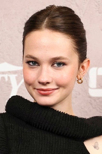 Cailee Spaeny - 18