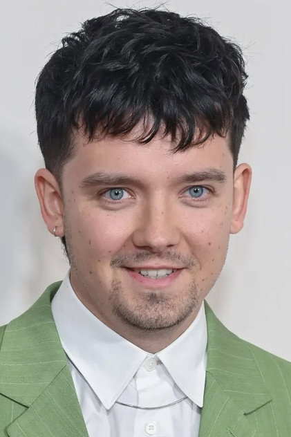 Asa Butterfield - 9