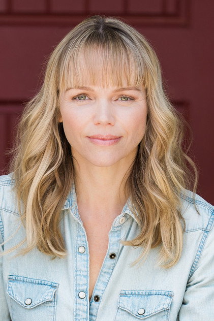 Lauren Bowles - 4