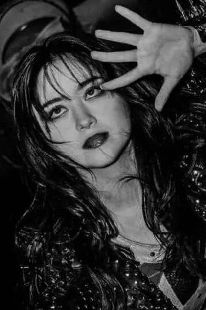 Brooklyn Barrett photo 2