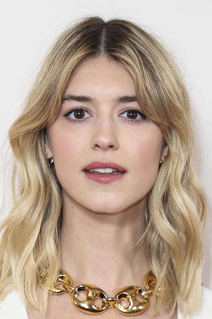 Daisy Edgar-Jones - 10