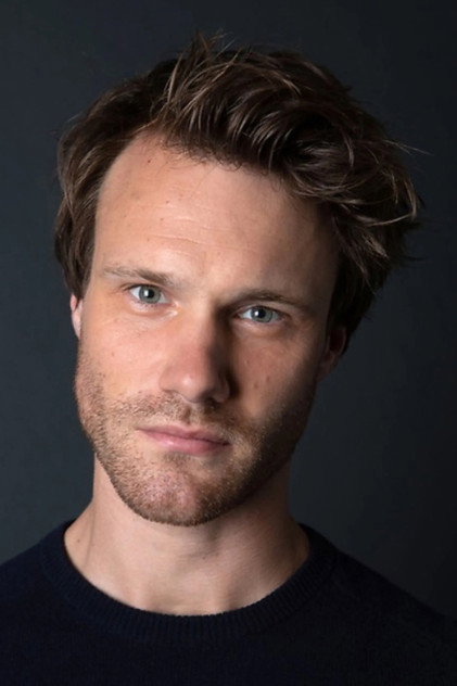 Hugh Skinner - 5