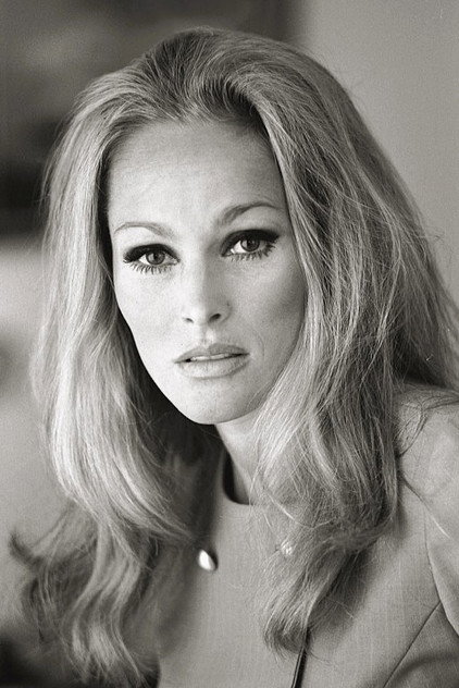 Ursula Andress - 4