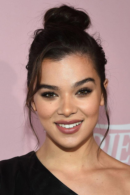 Hailee Steinfeld - 17