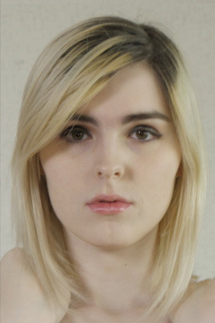 Ella Hollywood photo 12