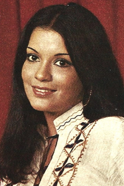 Zeenat Aman - 8