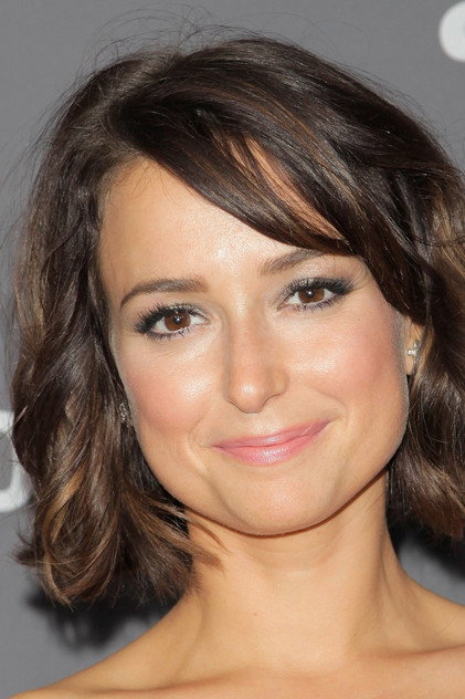 Milana Vayntrub - 9