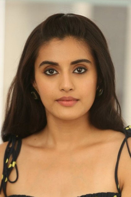 Divyansha Kaushik photo 10
