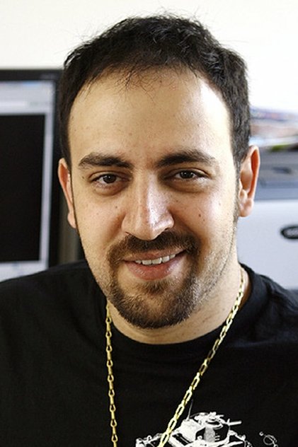 Fotografie cu George Ouzounian