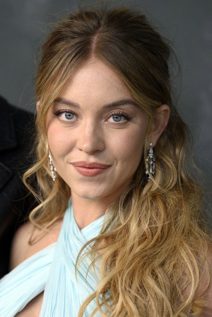 Sydney Sweeney - 19