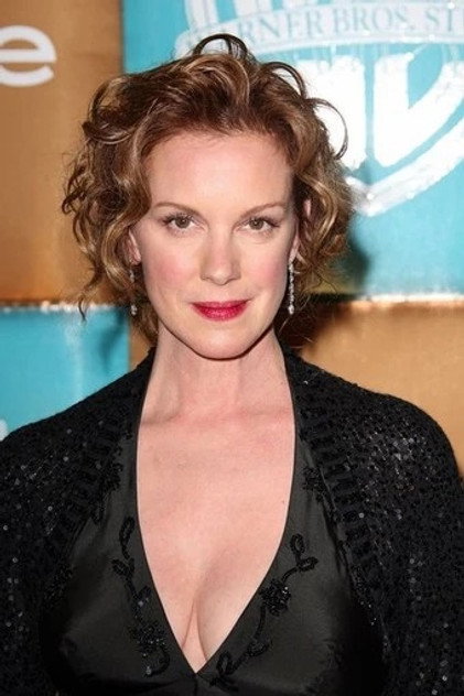 Elizabeth Perkins - 4